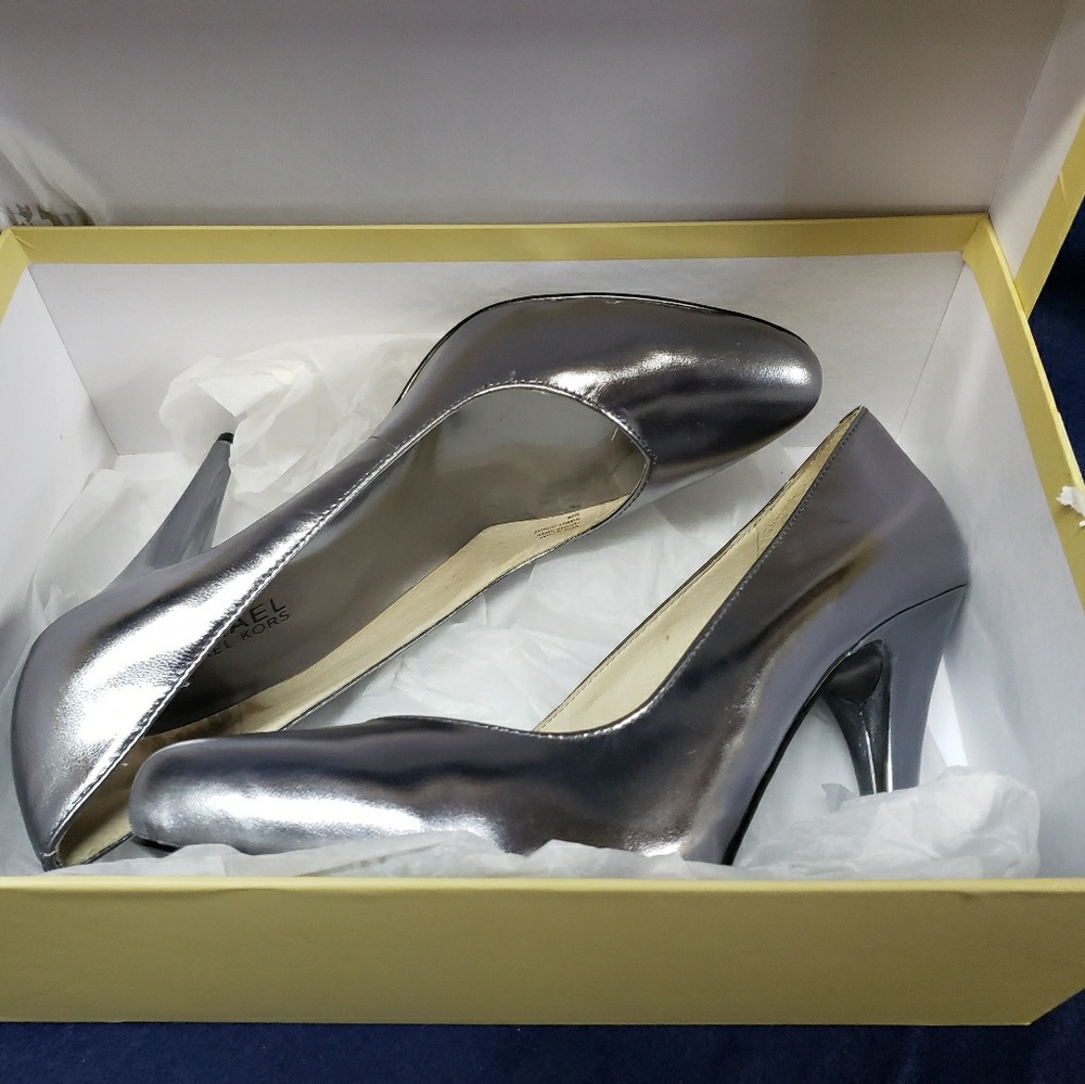 Micheal Kors Gunmetal Pumps